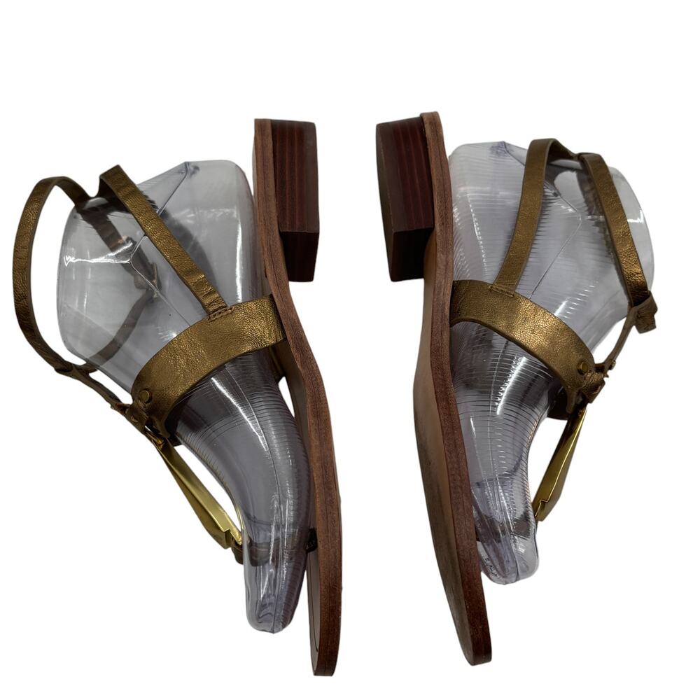 Pour La Victoire Gold Acadia Leather Stacked Heel Sandals - Picture 5 of 9